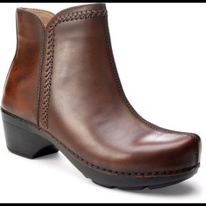 DANSKO (NWT) Scout brown boots